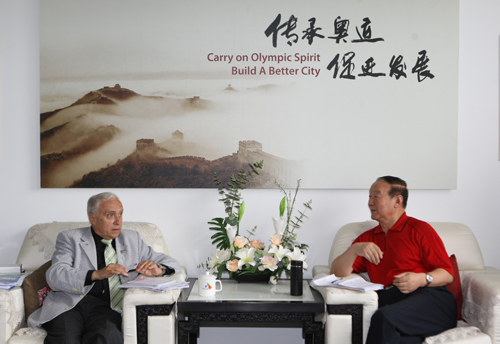 蔣效愚與阿斯卡尼會談