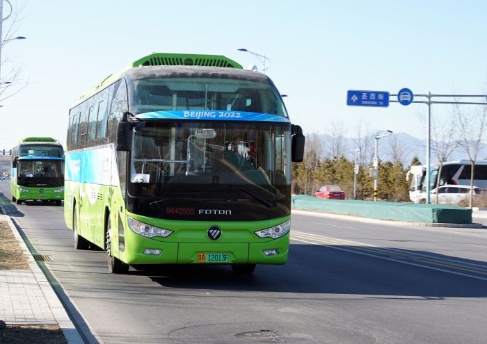 1月17日，氫燃料新能源車行駛在北京市延慶區的一處道路上。新華社記者任超攝