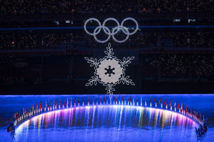 2022年2月20日，國家體育場內，北京冬奧會閉幕式上，“夢幻五環”再次緩緩升起♉️。新京報記者 陶冉 攝